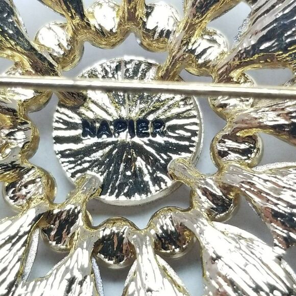 Vintage Napier Purple and Gold Tone Rhinestone Cluster Floral Radiant Brooch - Picture 4 of 7